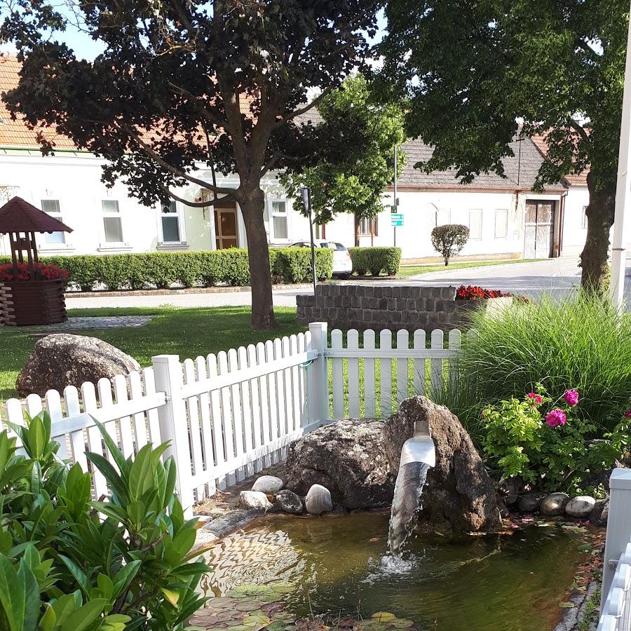 Restaurant "Gasthaus Ortszentrum" in Schönau an der Triesting