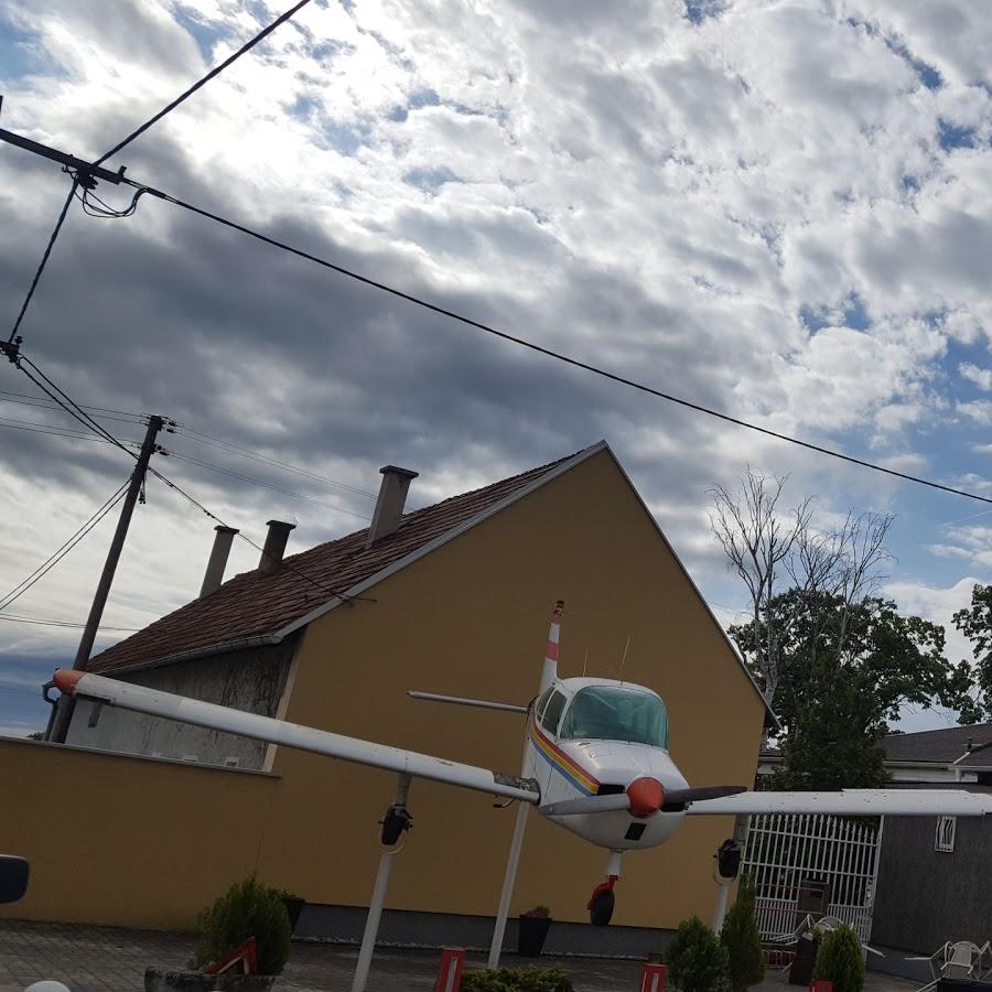 Restaurant "Flieger-Bar" in Theresienfeld