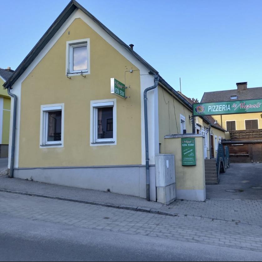 Restaurant "Pizzeria - Ristorante De Napoli" in Stollhof