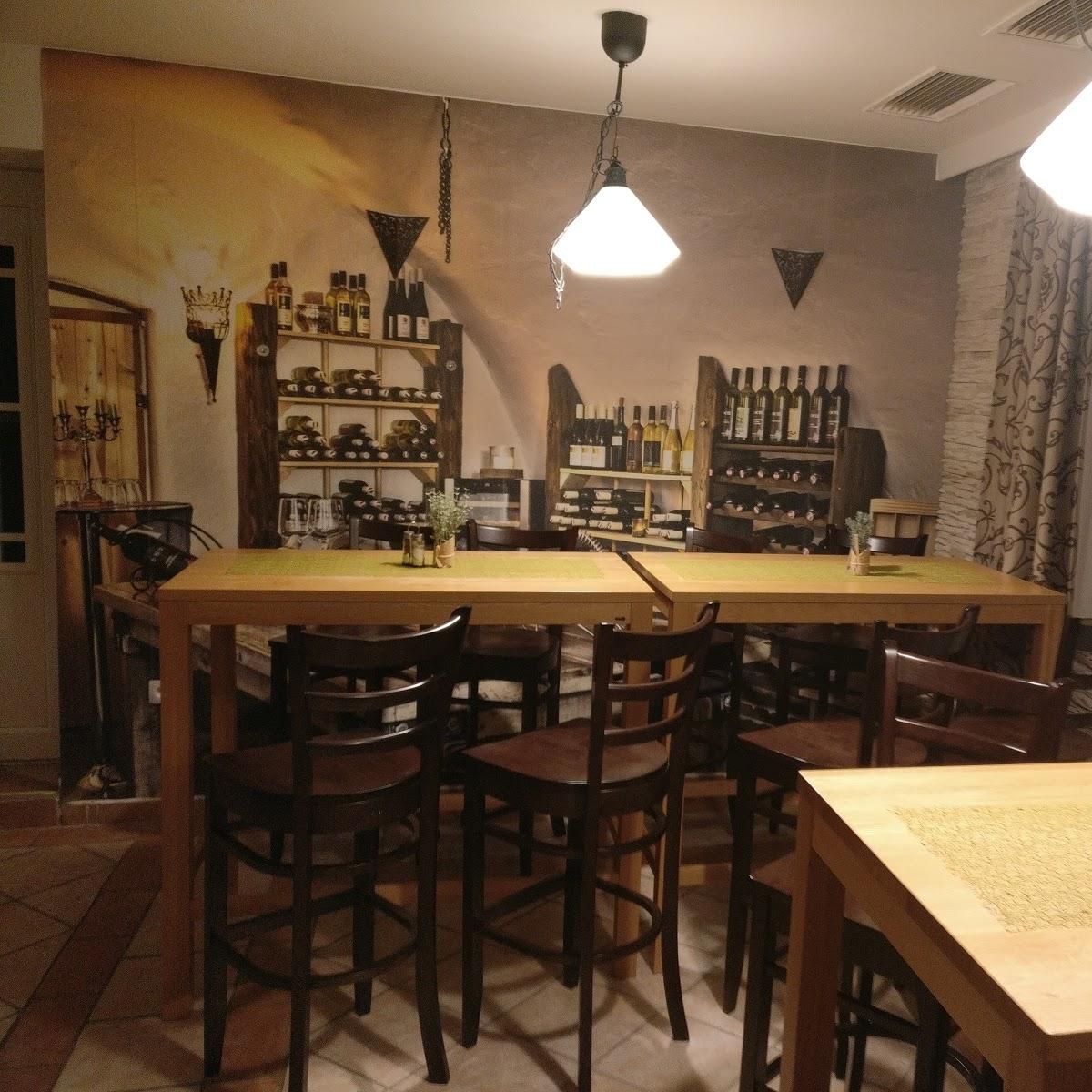 Restaurant "Weintraubn Willendorf" in Willendorf am Steinfelde