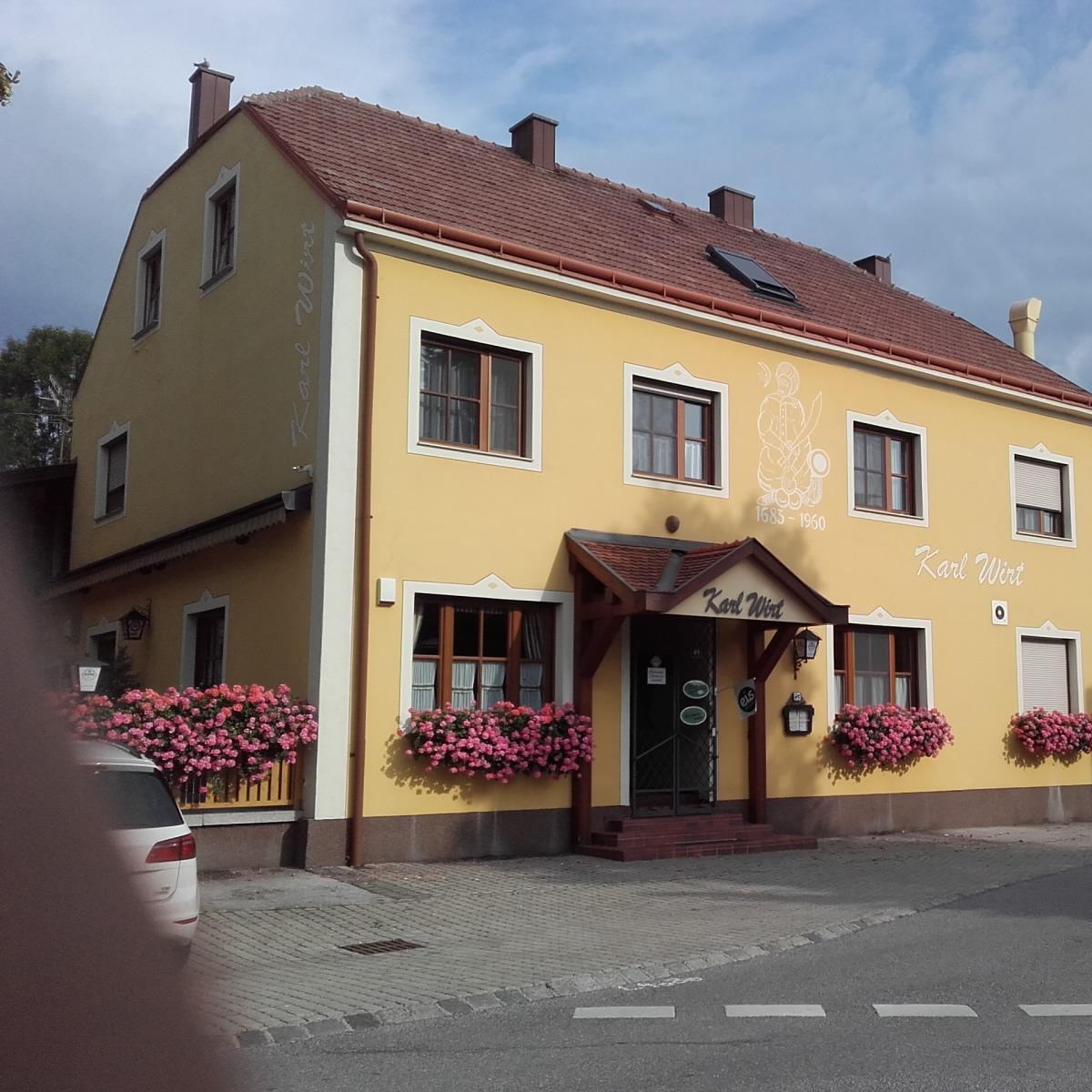 Restaurant "Karl Wirt Gasthaus - Adolf und Anna Karl" in Saubersdorf