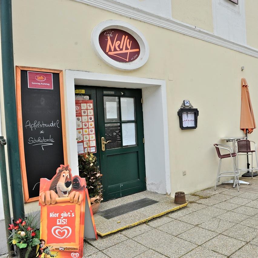 Restaurant "Café Nelly" in Gutenstein