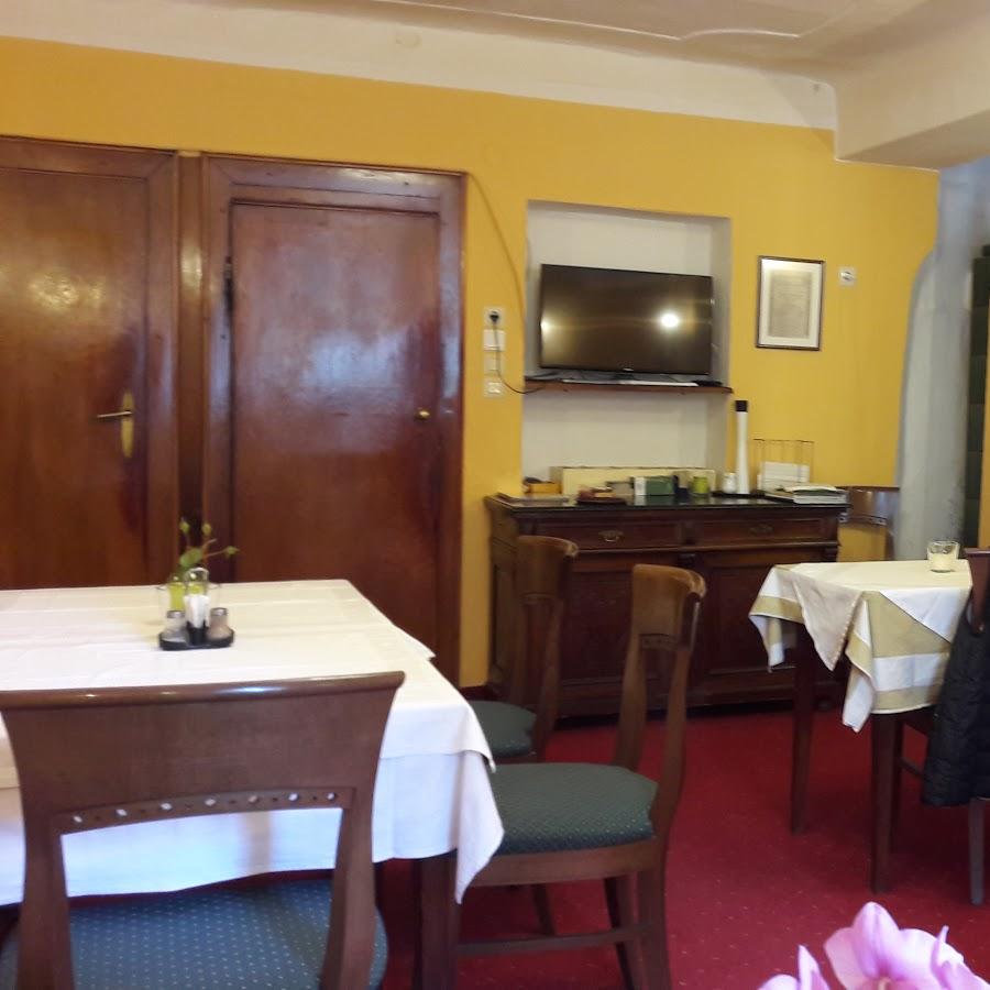 Restaurant "Restaurant Zur 1000jährigen Linde = Renate Henrich" in Kirchberg am Wechsel