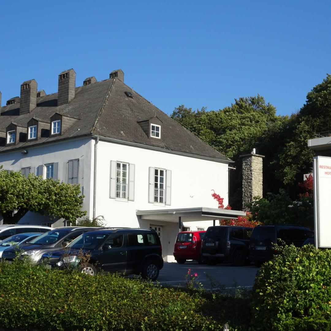 Restaurant "F. Bläuel Ges.mbH" in Tulbing