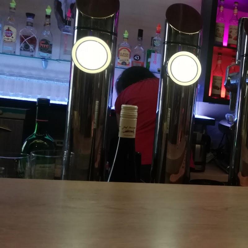 Restaurant "Bar · Café Platzhirsch" in Lunz am See