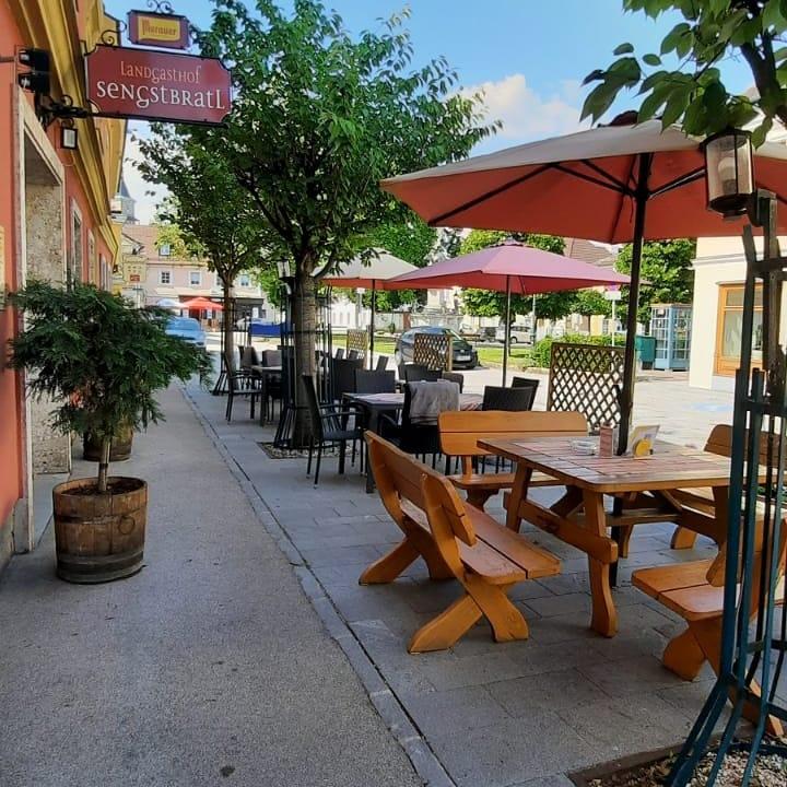 Restaurant "Landgasthof Sengstbratl" in Wallsee