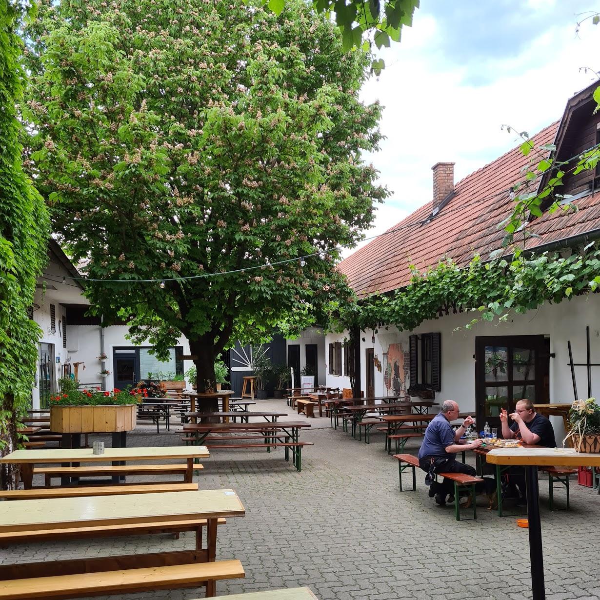 Restaurant "Buschenschank und Hofladen Fam. Niederhametner" in Trasdorf