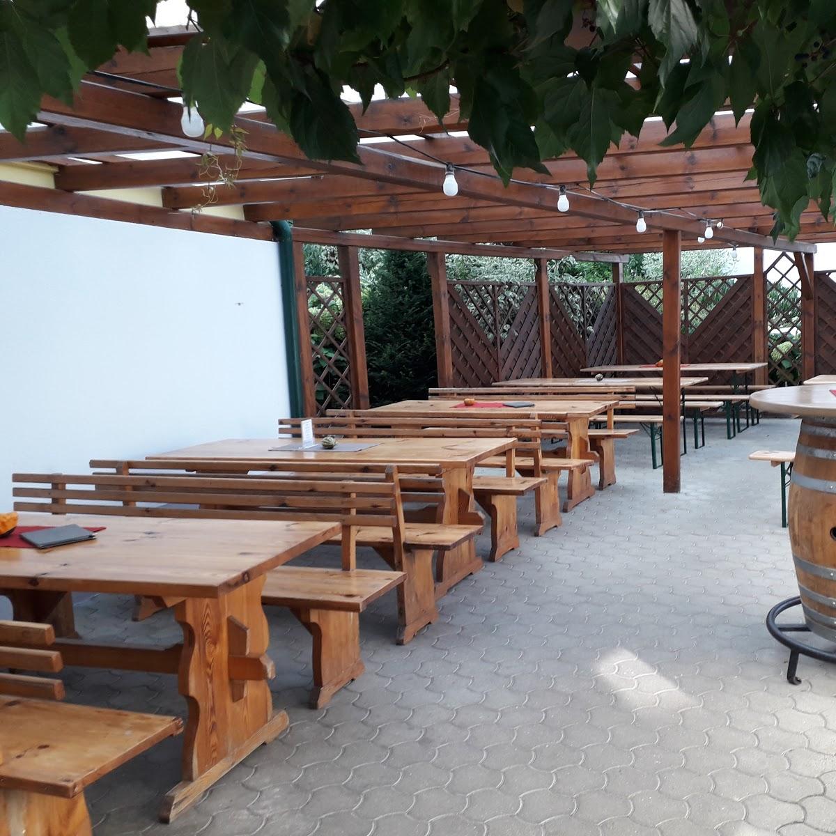 Restaurant "Heuriger Humer" in Mühlbach am Manhartsberg