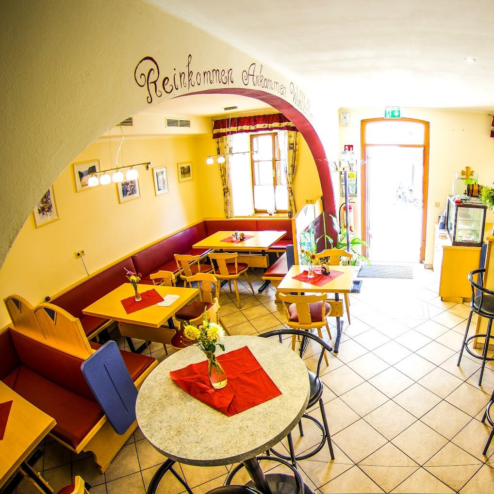 Restaurant "Tinis Kaffee Eckerl" in Rossatz