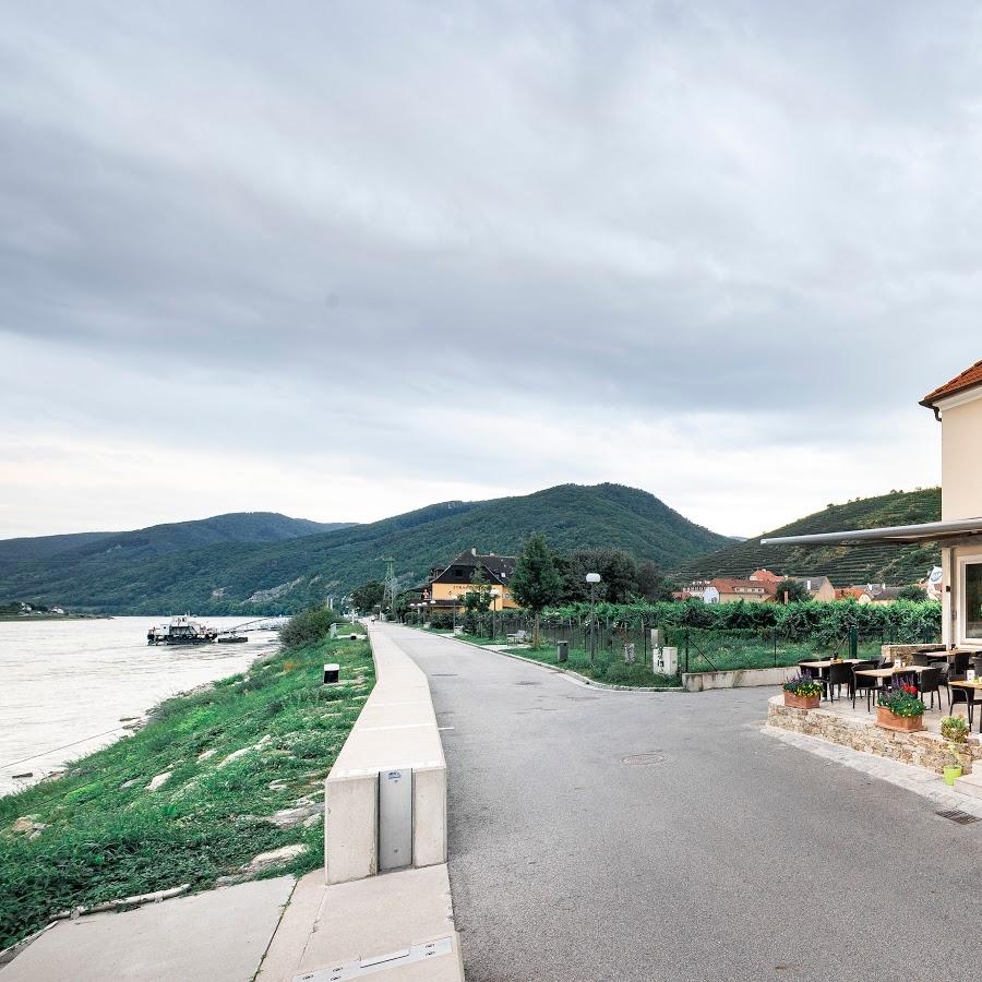 Restaurant "Donauschlössel Familie Gritsch" in Spitz