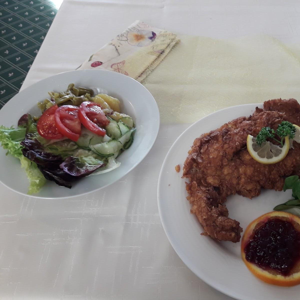 Restaurant "Gasthof weiße Rose" in Maria Laach am Jauerling