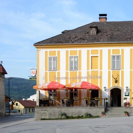 Restaurant "Schloss-Taverne  zum Goldenen Hirschen " in Pöggstall