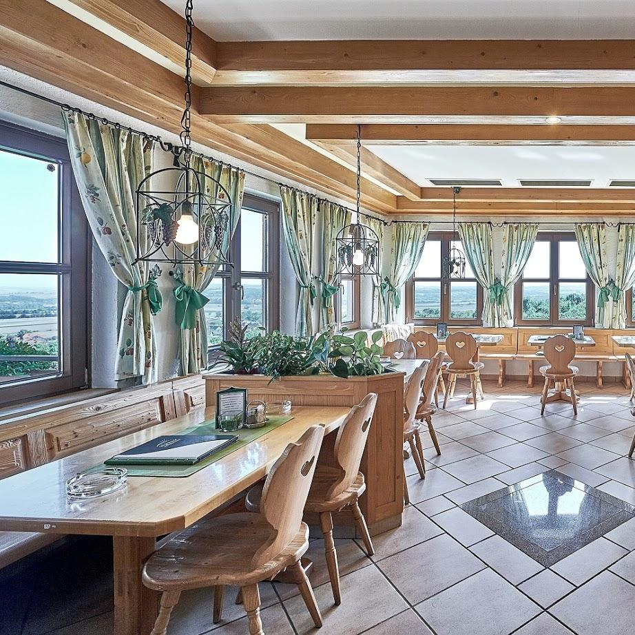 Restaurant "Buschenschank Humer" in Maissau