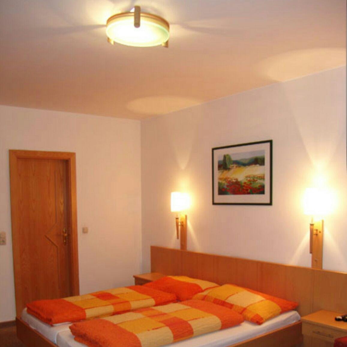 Restaurant "Gasthaus Drei Kronen" in Vitis