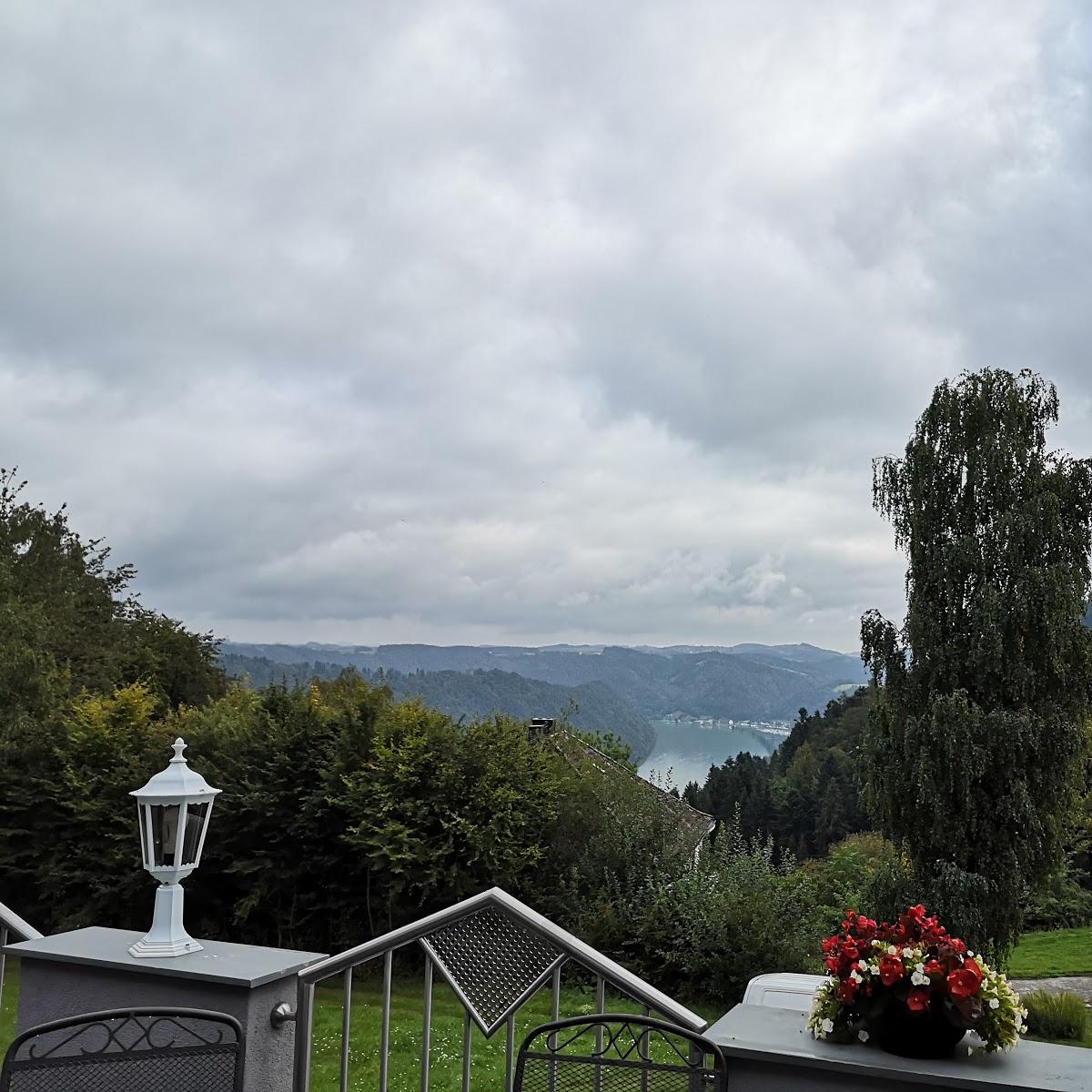 Restaurant "Gasthaus Schlögenerblick" in Waldkirchen am Wesen