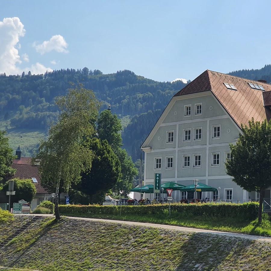 Restaurant "Gasthaus Goldenes Schiff" in Engelhartszell