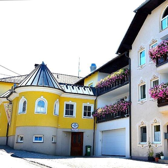 Restaurant "Landgasthof Wolf" in Niederkappel