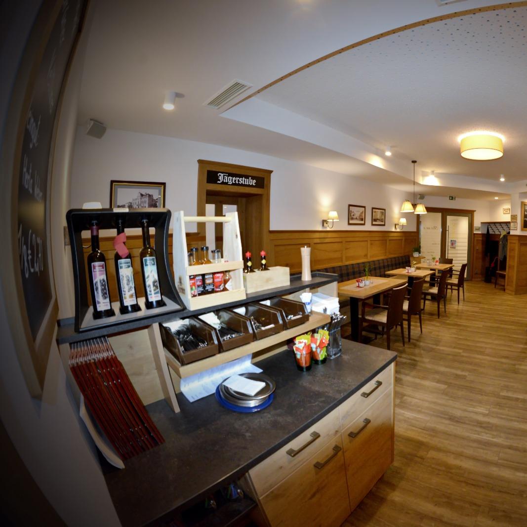 Restaurant "Gasthaus Peterseil" in Ufer