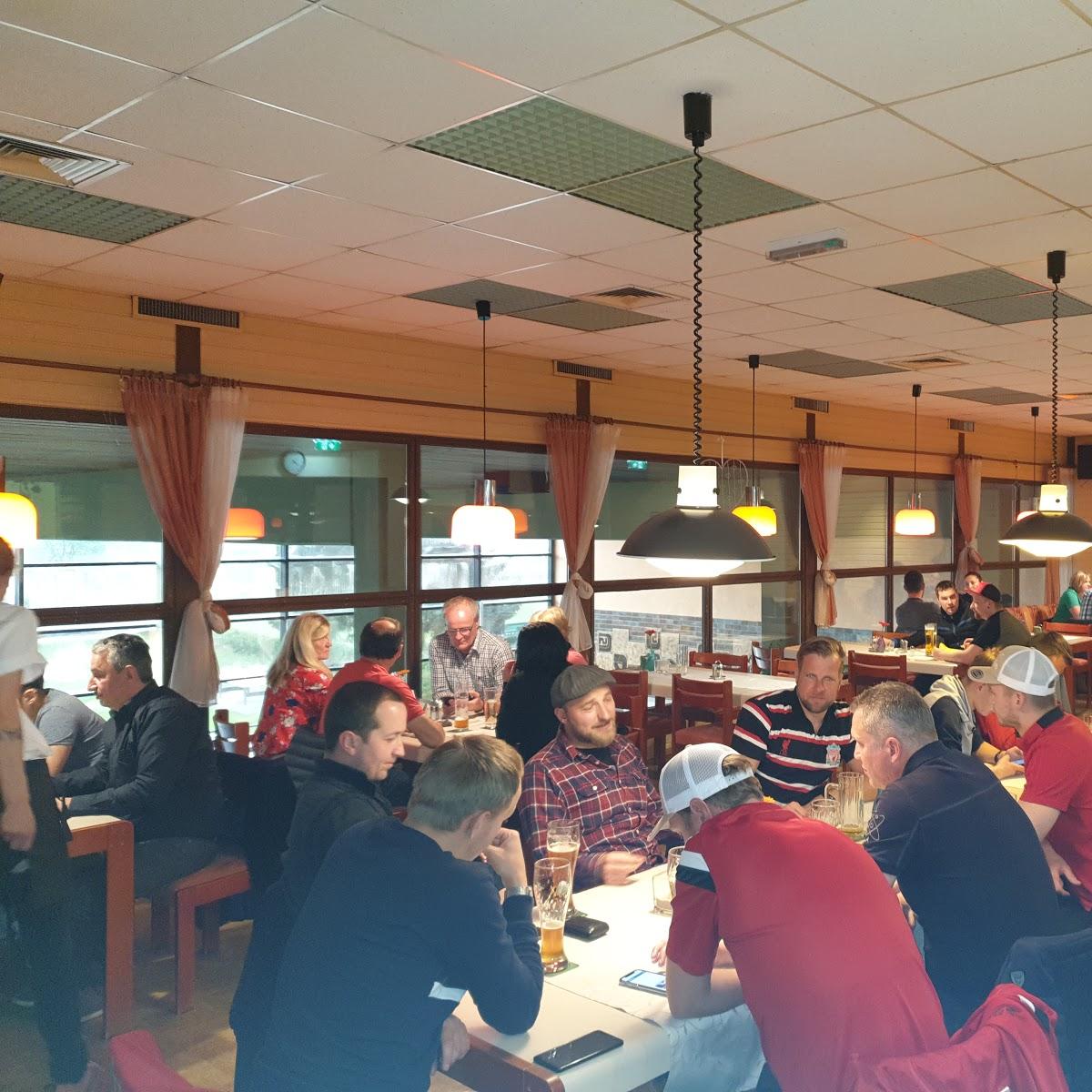 Restaurant "Pizzeria Hallenbad Restaurant Zottis" in Freistadt