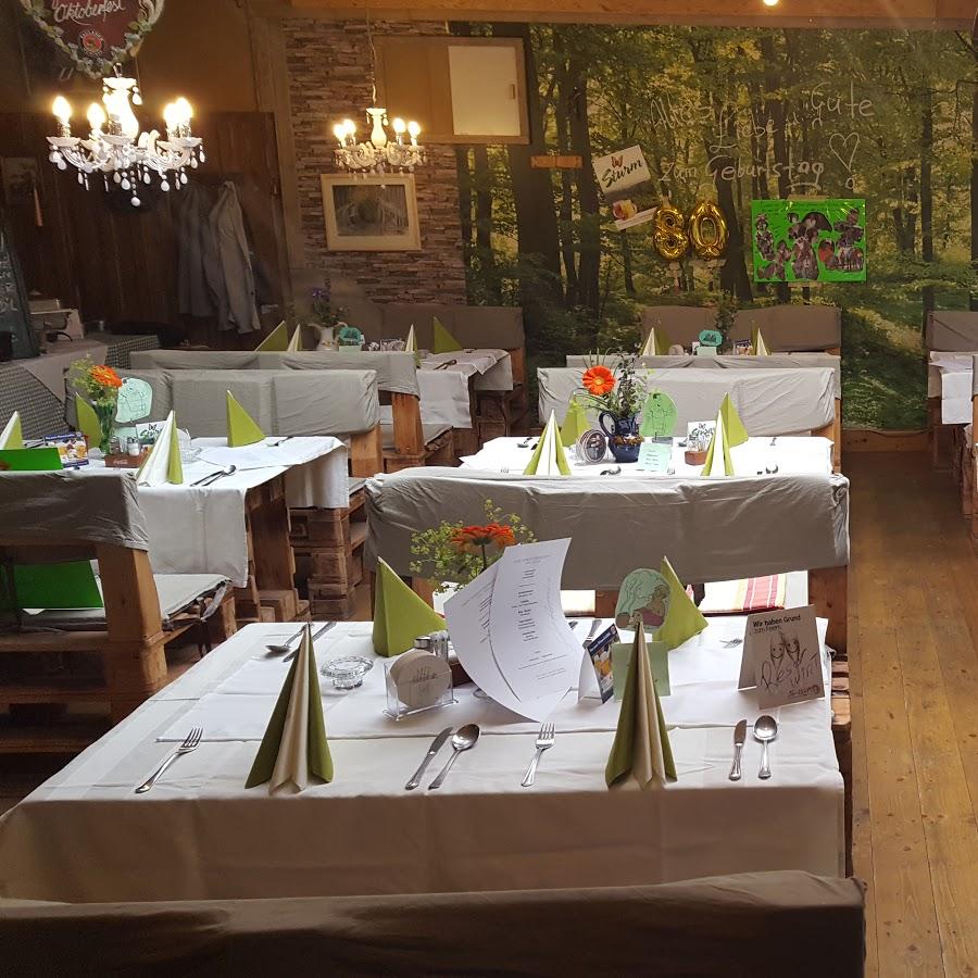 Restaurant "Gasthaus Hack – Wöchentlich neue Menüangebote (Steckerlfische von Mai bis August)" in Pesendorf