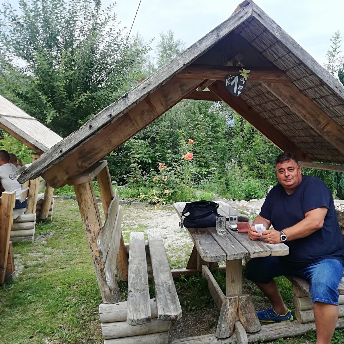 Restaurant "Mostheuriger Eigner" in Scharten