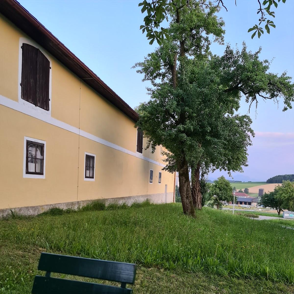 Restaurant "Wirt Sterrer" in Bachmanning