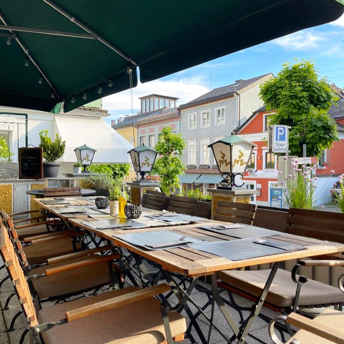 Restaurant "Hacklpizza" in Gmunden