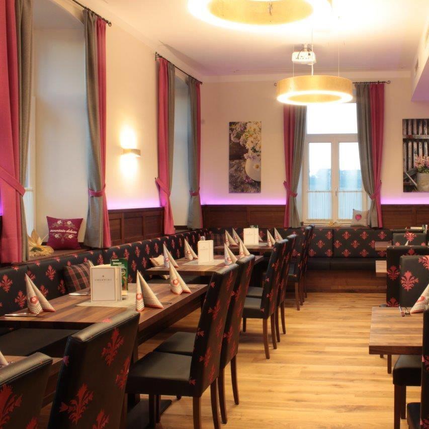 Restaurant "OBERWIRT Wirtshaus-Leben-Genuss" in Lambrechten