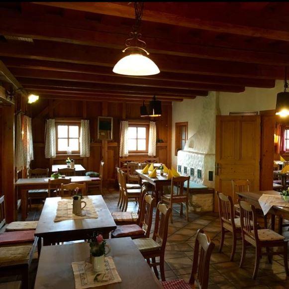 Restaurant "Jausenstube zum Streif" in Utzenaich