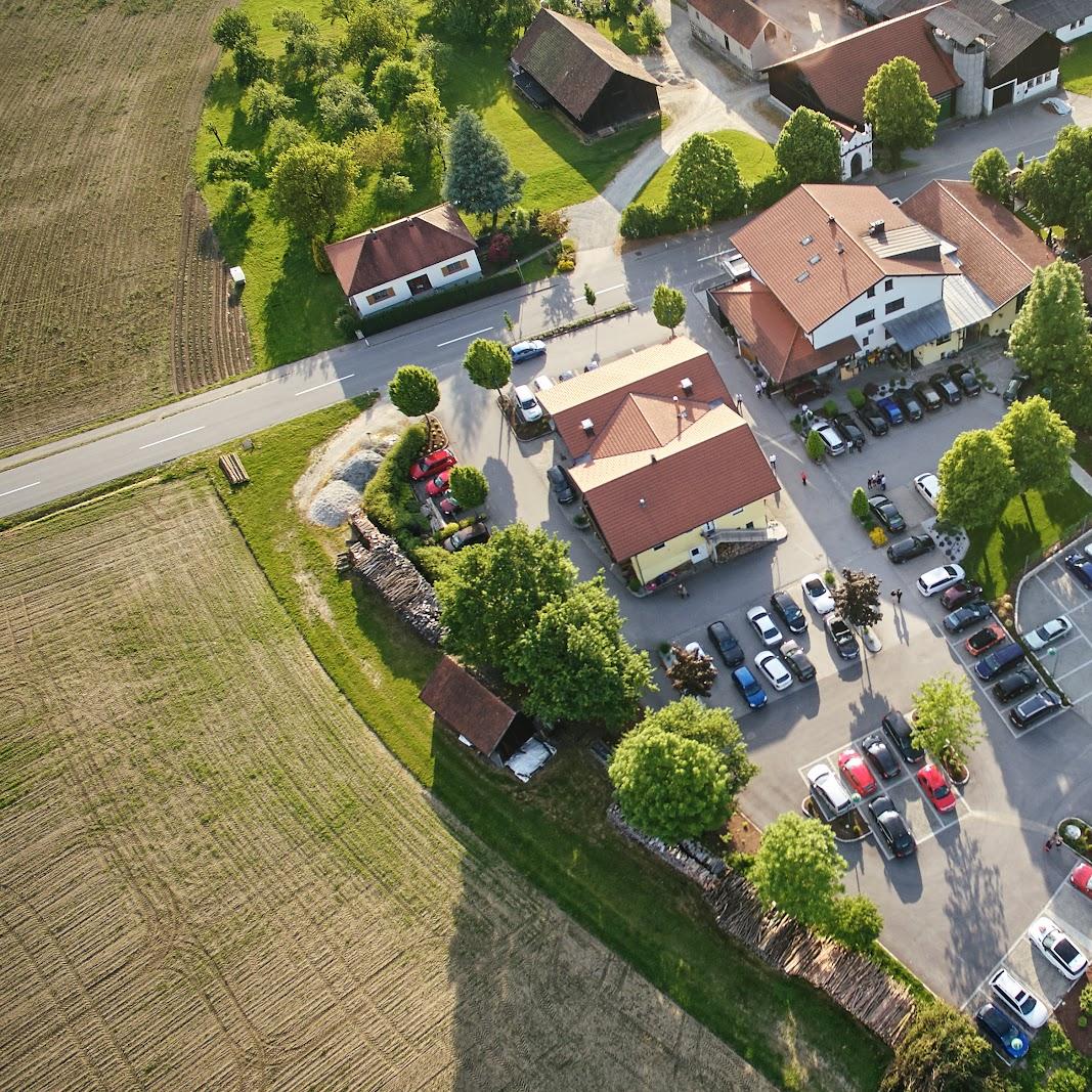 Restaurant " Wirt in Steinbrunn  Gasthaus Bauer GmbH & Co. KG" in Schardenberg