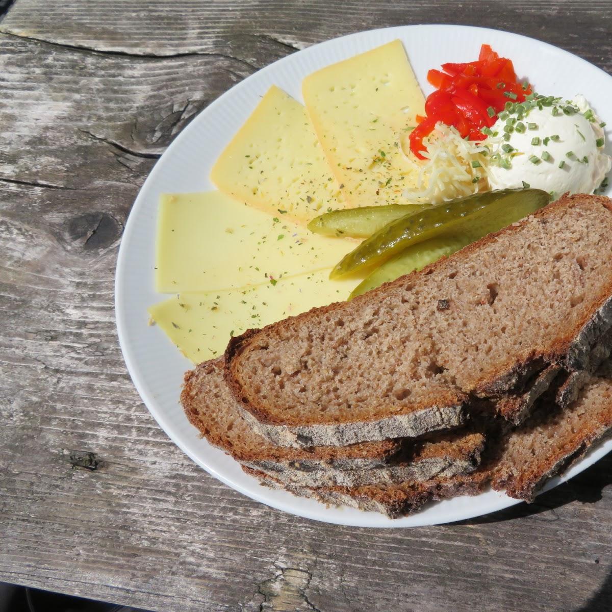 Restaurant "Finsterbachalm" in Unken