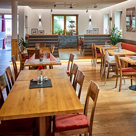 Restaurant "Gasthaus Zur Linde," in Rot an der Rot