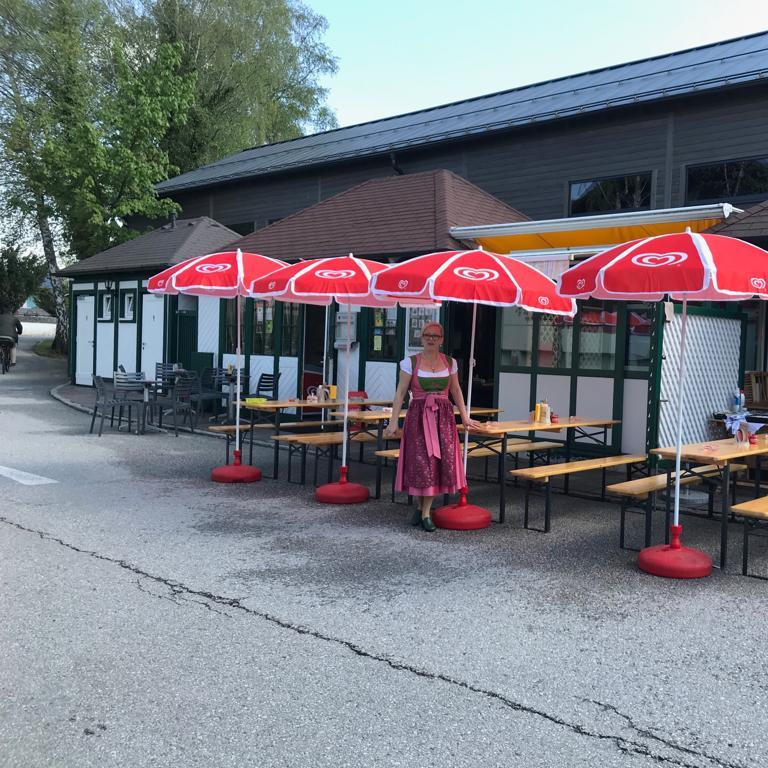 Restaurant "Imbiss Weyerbucht" in Mattsee