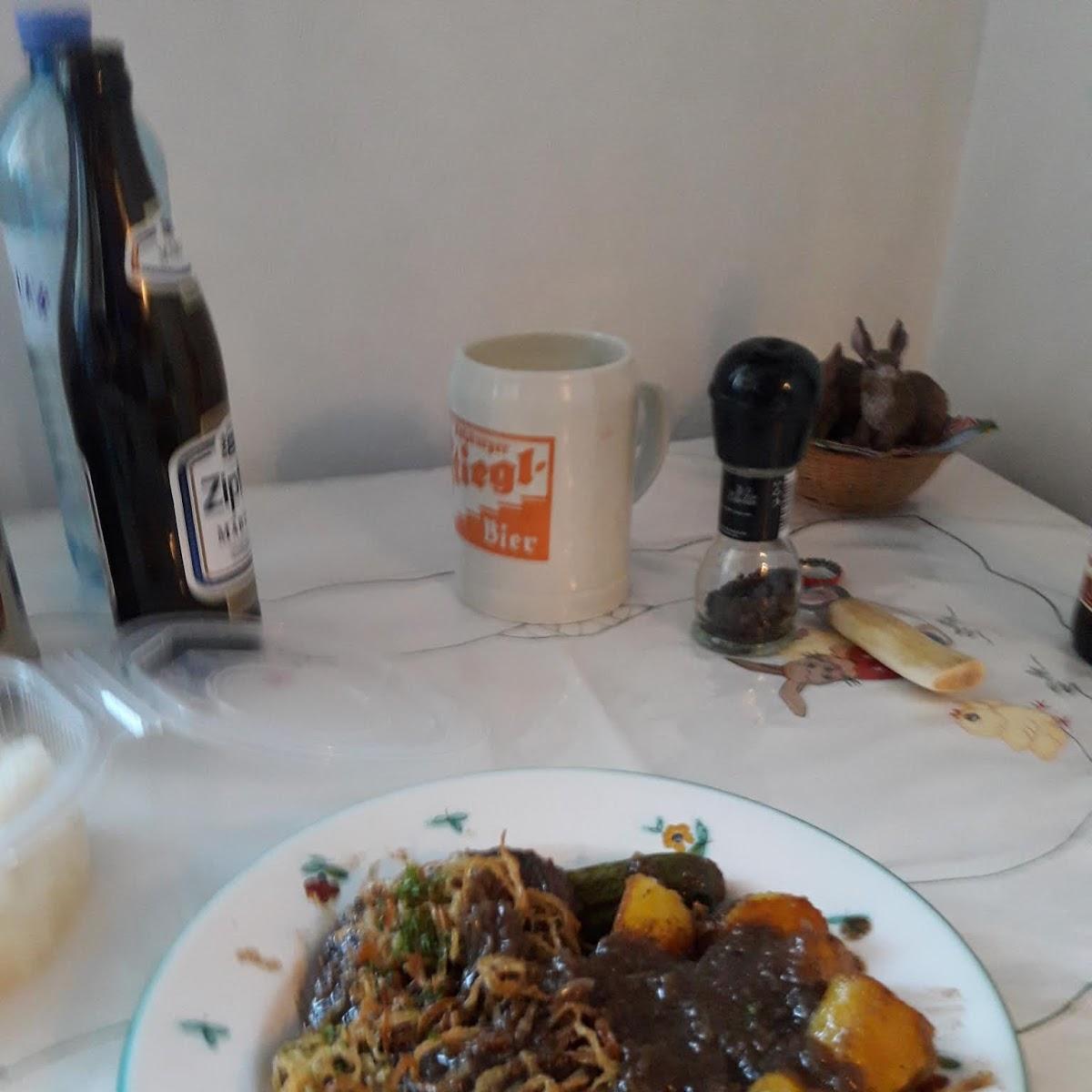 Restaurant "Weintraube Heuriger" in Seekirchen am Wallersee