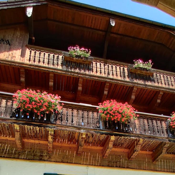 Restaurant "Mostbauer Jausenstation" in Strobl