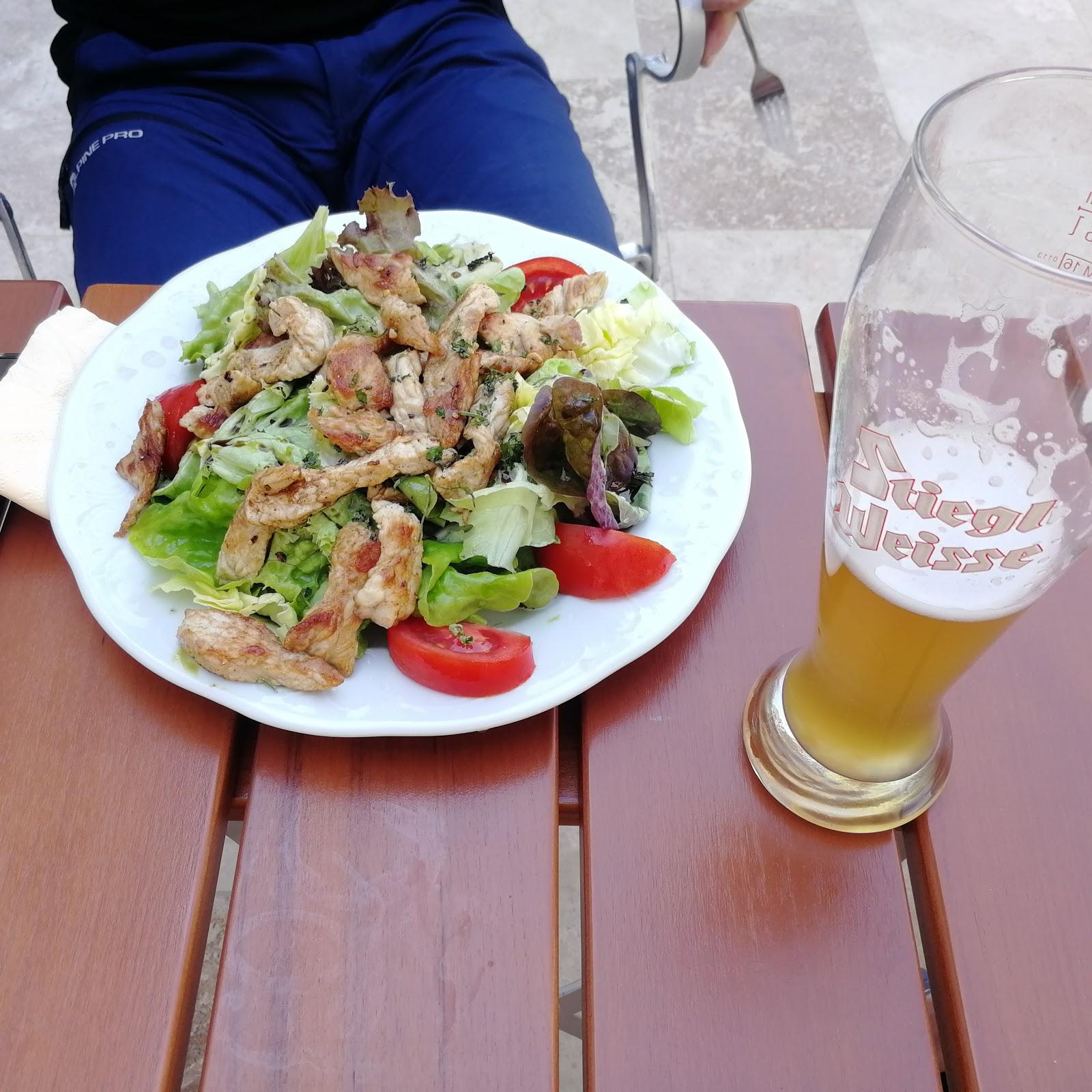 Restaurant "Gasthaus zur Bergmannstreu" in Hallein