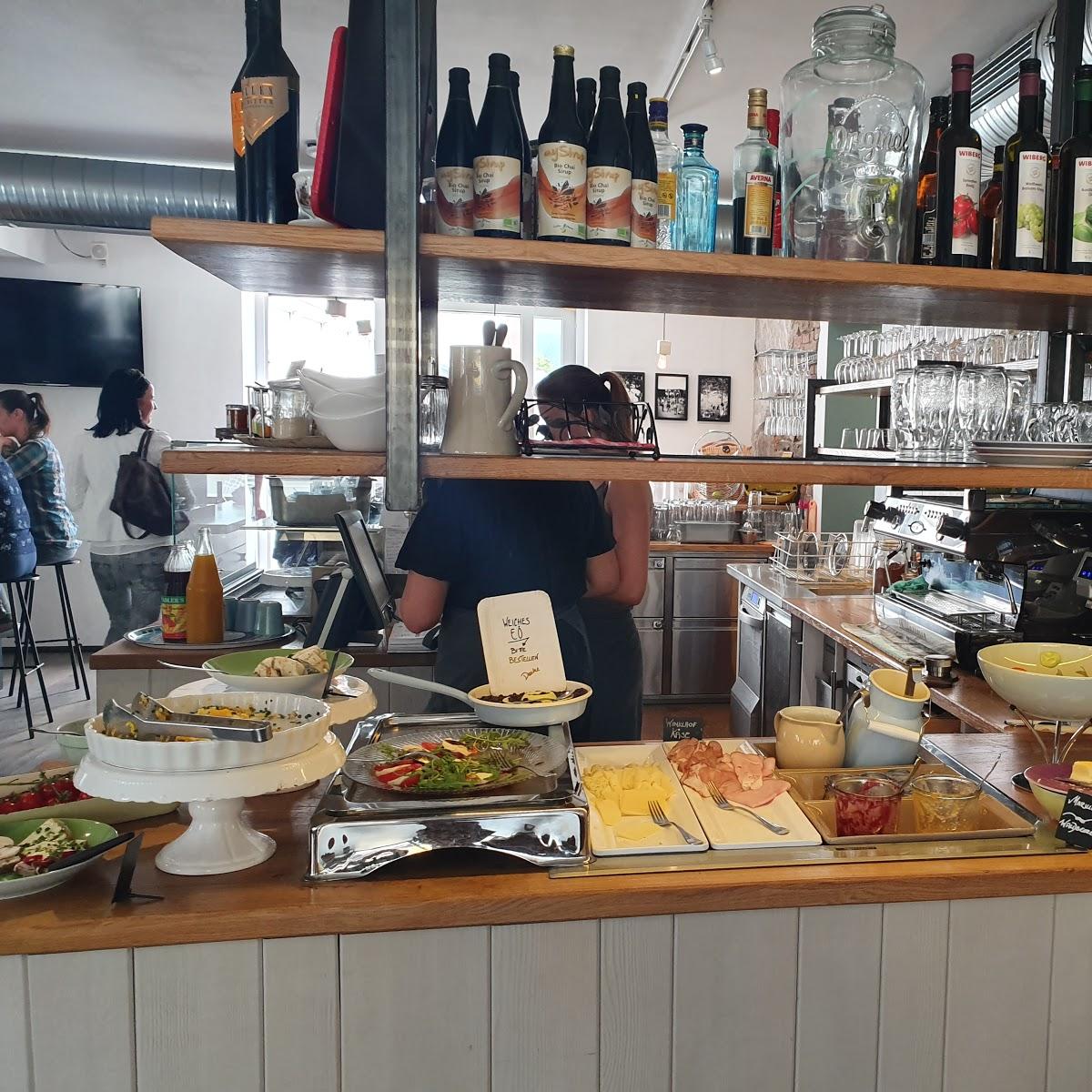 Restaurant "Cafe Bistro Kubus" in Kuchl