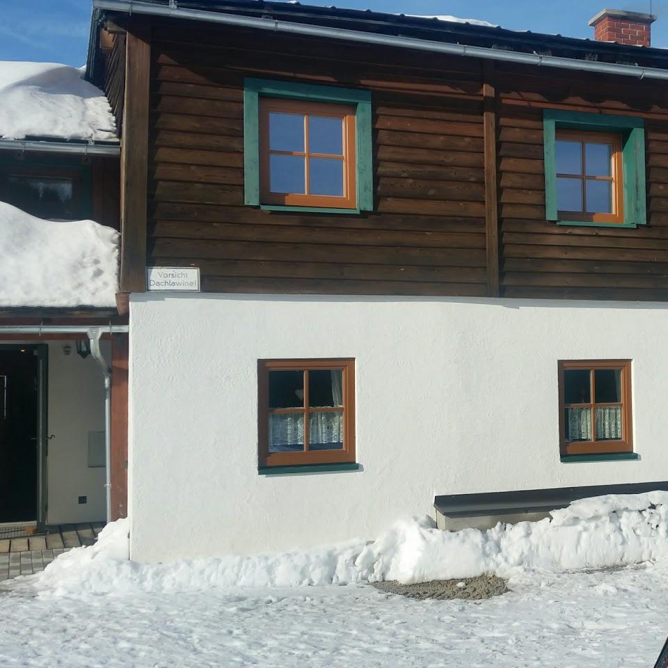 Restaurant "Franzl Alm" in Rußbach am Pass Gschütt