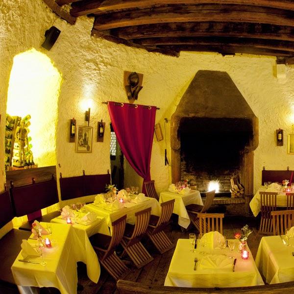 Restaurant " Kaminzimmer - im Eschenheimer Turm -" in Frankfurt am Main