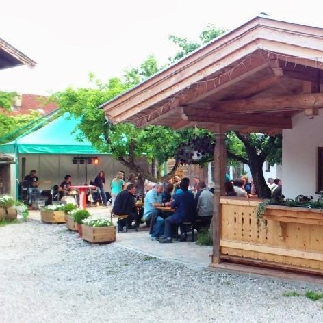 Restaurant "Ferchl Imbiss" in Oberlangkampfen