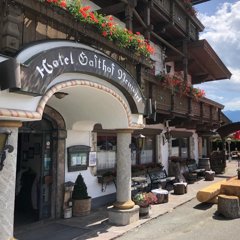 Restaurant "Hotel Neuwirt Kaiserhotels" in Oberndorf in Tirol