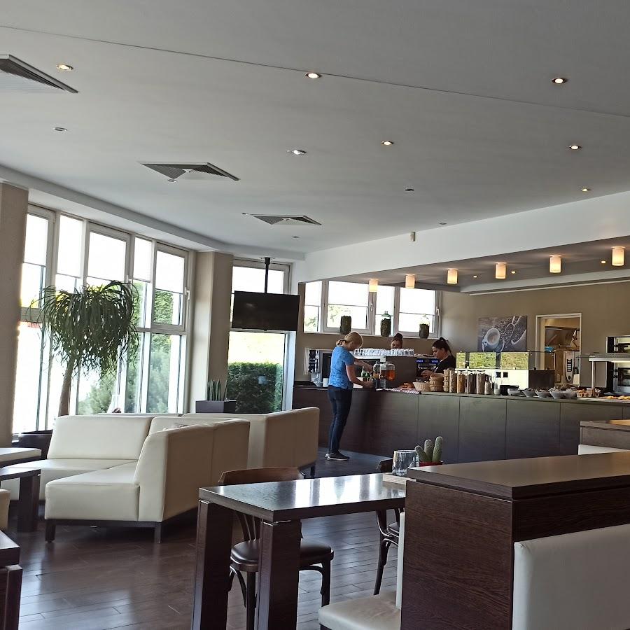 Restaurant "Havellandhalle Freizeitsport GmbH & Co. KG" in Seeburg (3 Min. von der Heerstraße-Berlin)