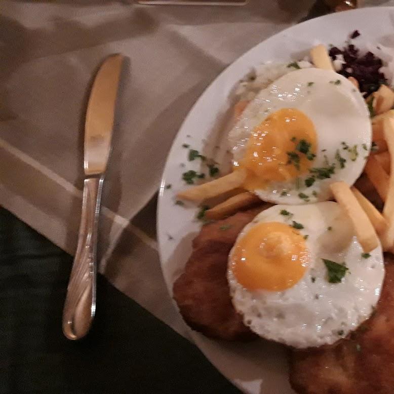 Restaurant "Gasthaus mit Ferienwohnung  Unter den Linden am R1 und B246" in Brück