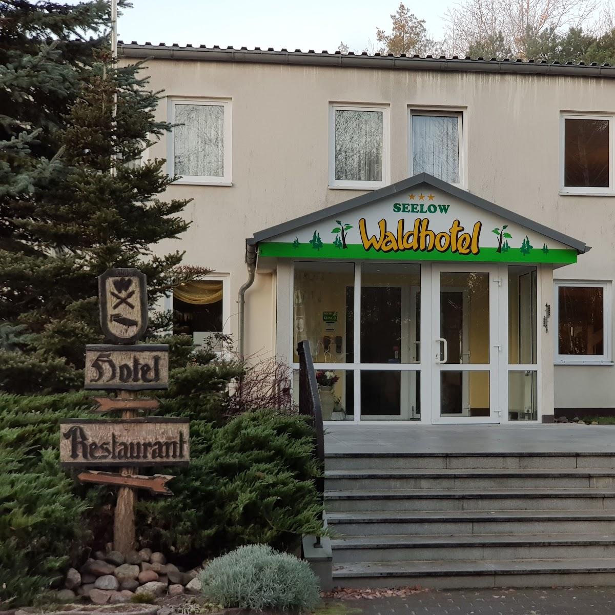 Restaurant "Waldhotel Seelow KG" in Vierlinden