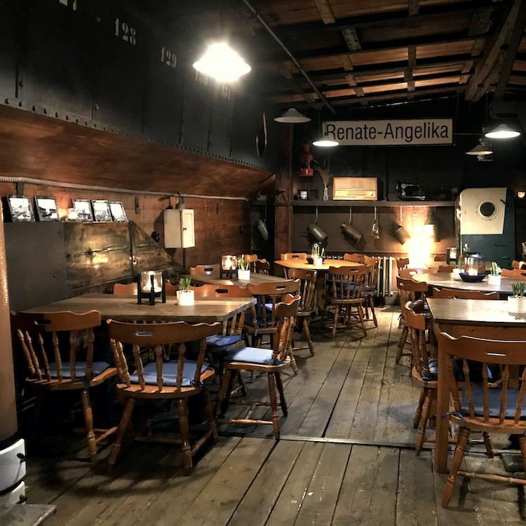 Restaurant "Hafenbar-Fischerinsel" in Berlin