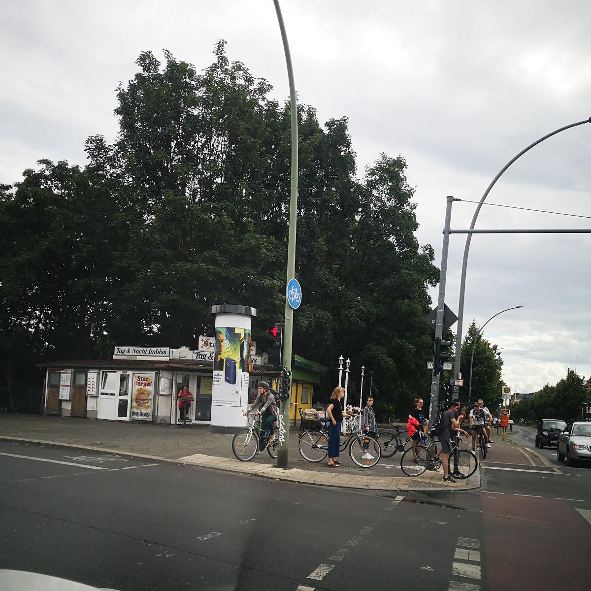 Restaurant "Tag & Nacht Imbiss" in Berlin