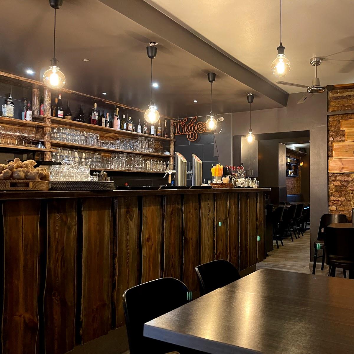 Restaurant "Madami - Mom