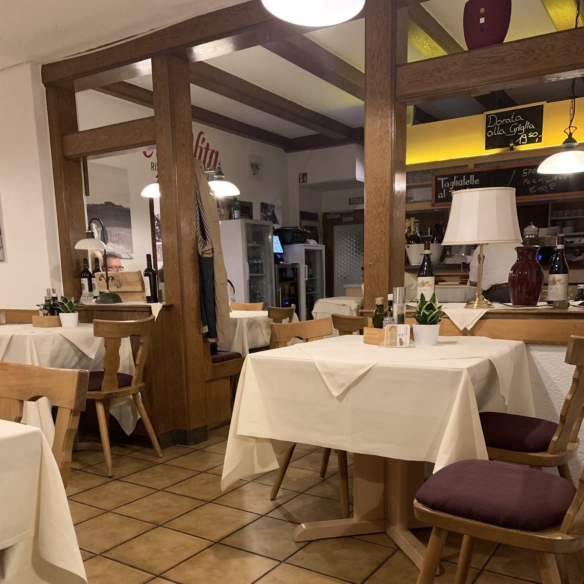 Restaurant "è la Vita – Ristorante e Pizzeria" in Stuttgart