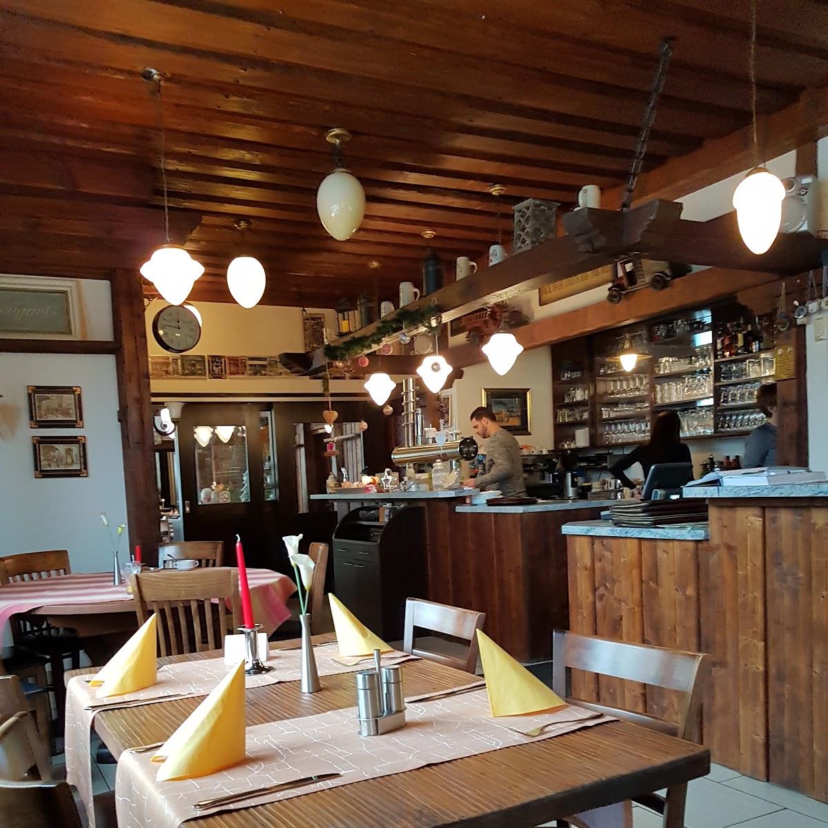 Restaurant "r Hof" in Karlsruhe