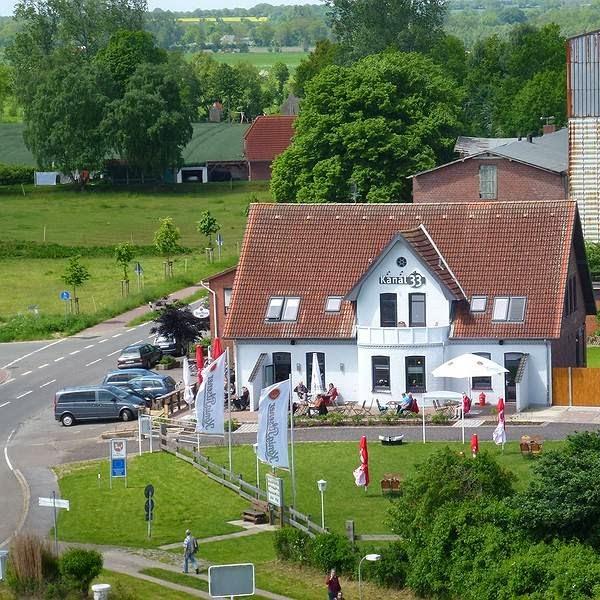 Restaurant "Kanal 33 Pension - Café - Biergarten" in  Schafstedt